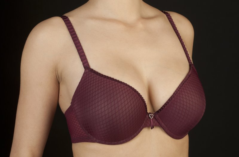 Selene push up podprsenka Sonia bordeaux | Vermali.cz