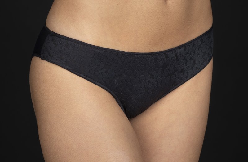 Selene bokové kalhotky Rebeca bikini černé | Vermali.cz